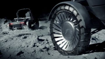 Шинний гігант Goodyear розробляє шини для місячних усюдиходів.